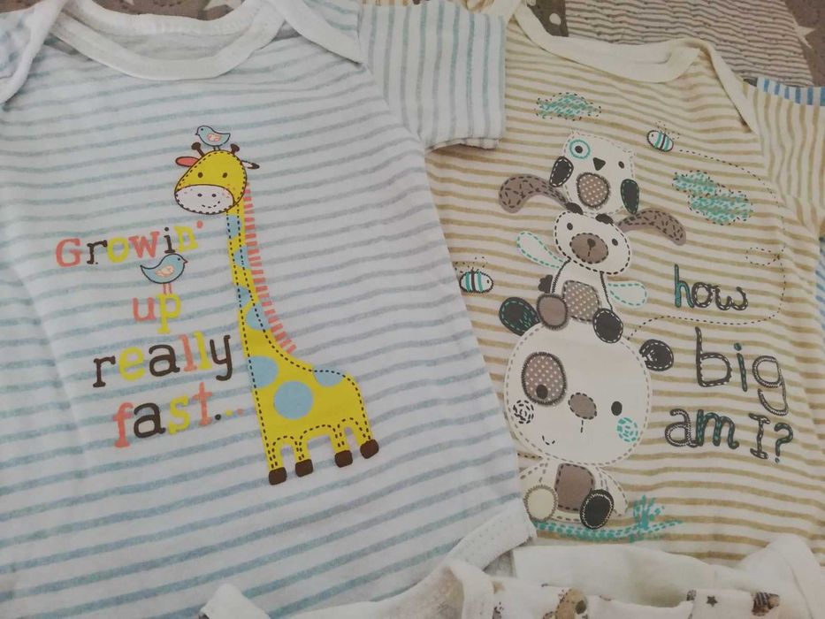 Лот бебешки бодита с къс ръкав 56 см. 8 части с подарък