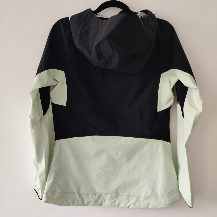 Geaca munte The North Face XS noua