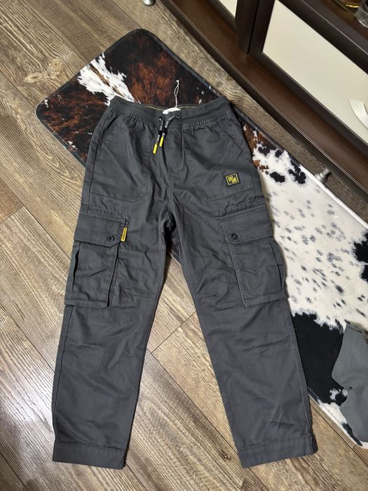 Дрехи нови за момче,панталони