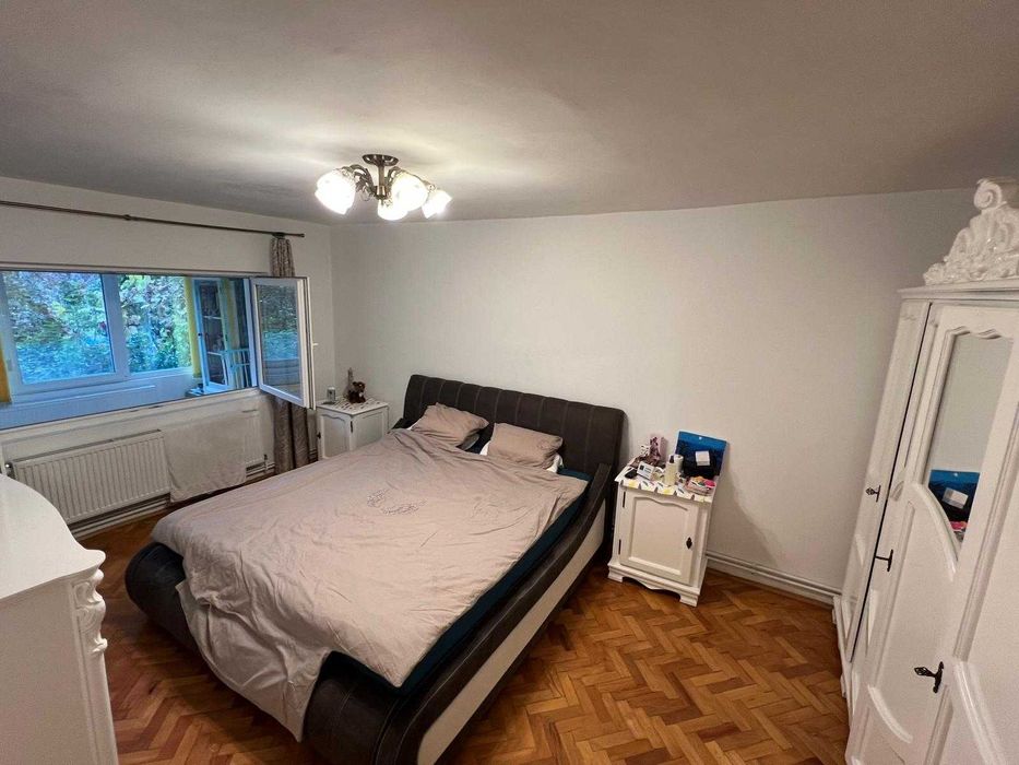 Proprietar vand ap cu 3 -4 cam in Mircea cel Batran