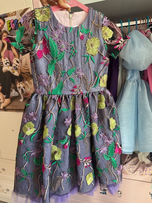 Дрехи и обувки  за момиче