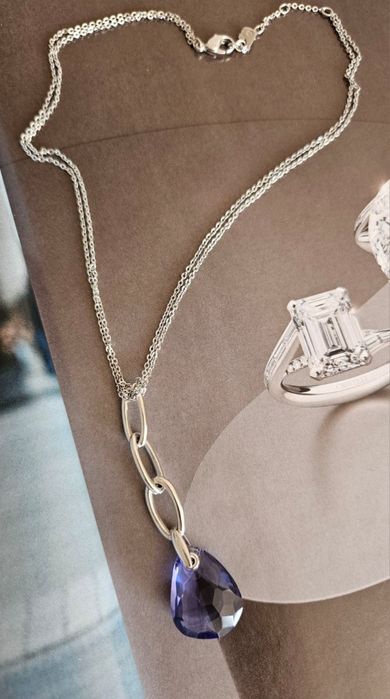 Колие Swarovski с лилав кристал