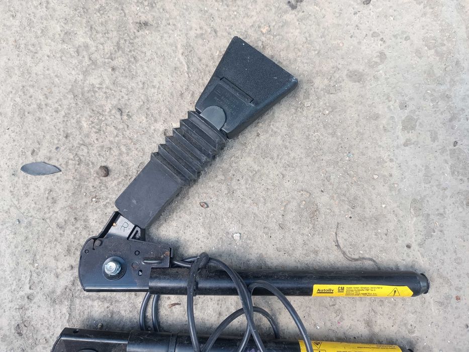 Закопчлка, пиропатрон колан Опел Мерива А, Астра Н, Зафира Б