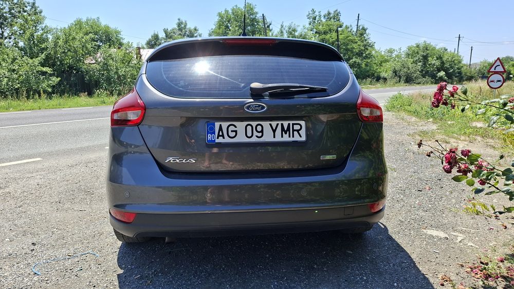 FORD Focus 2015 — imagine 5