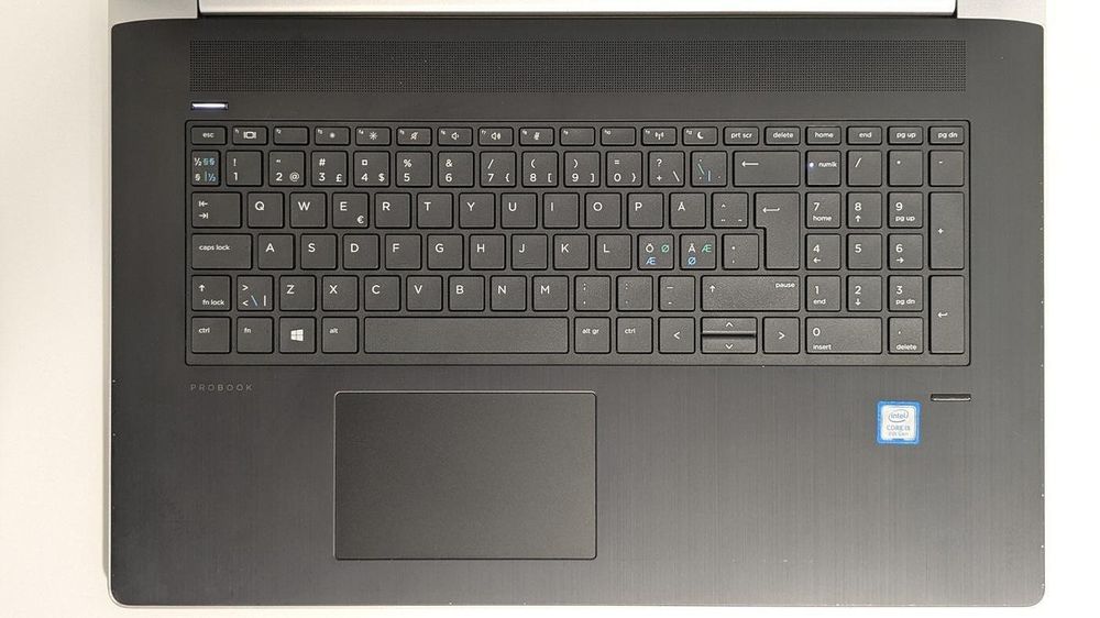 HP ProBook 470 G5 17.3" 1920x1080 i5-8250U 8GB RAM 256GB SSD готов за работа