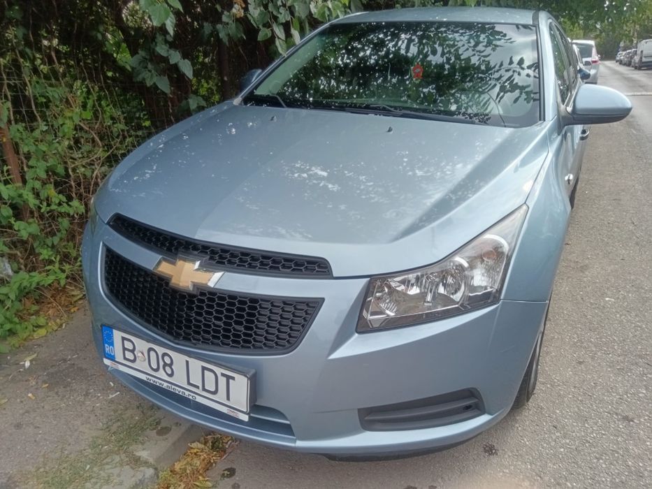 Vînd Chevrolet Cruze ,proprietar de noua,2010,1.6cp benzină ,km106000