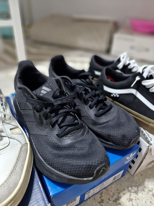 3 кроссовки продам за одну цену