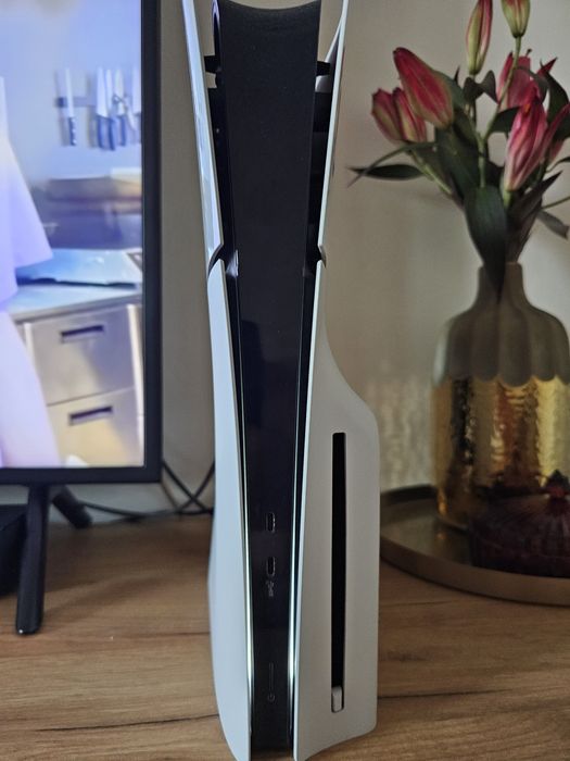 Ps5 slim 1tb încă in garantie