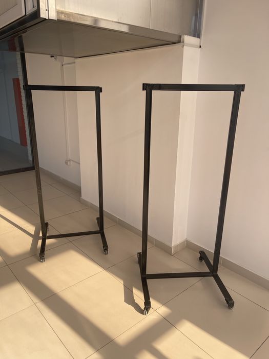 Стойка для одежды