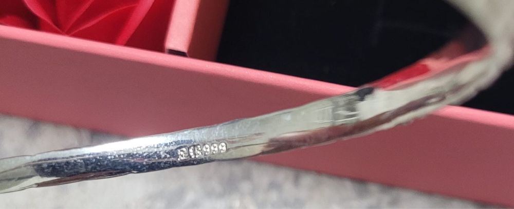 Браслет новый выглядит дорого