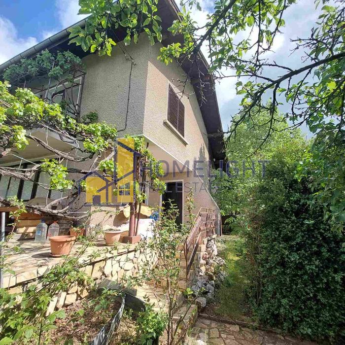 Къща с. Безден, общ. Костинброд