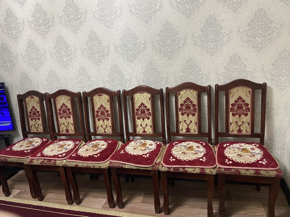 Стол для Гостины комплект с стуля