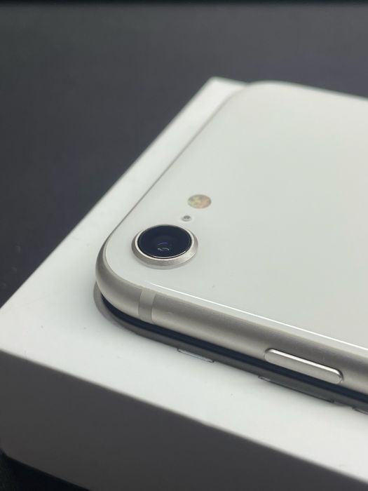 iPhone SE 2022 (3rd Gen) 128 GB