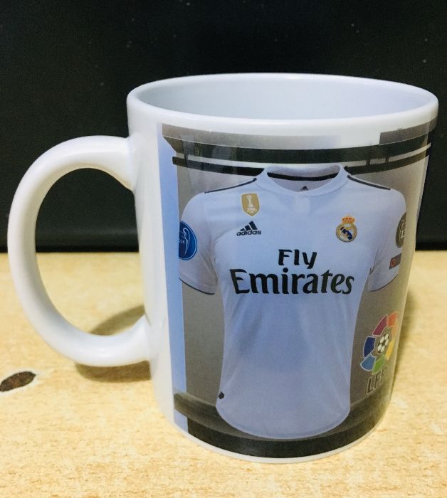 Футболна Чаша на Реал Мадрид с Ваше Име и Номер!Фен чаша REAL MADRID!