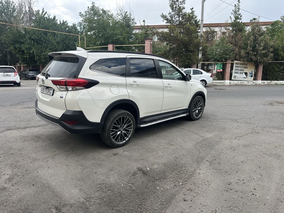 Tayota Rush ideal sostayanada