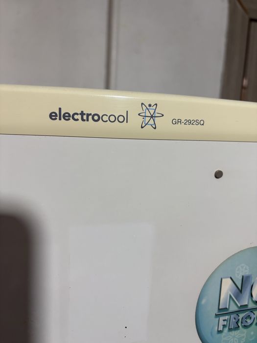 Продам двухкамерный холодилтник LG