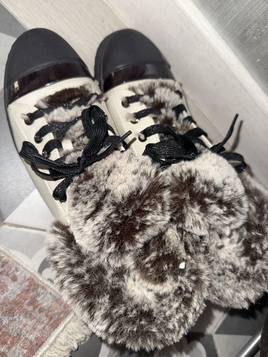 Продам ботинки женские