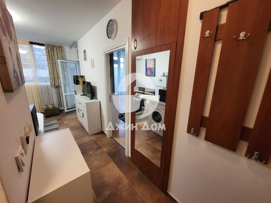 Просторен двустаен апартамент в к-с Абелия Резиденс (Abelia Residence