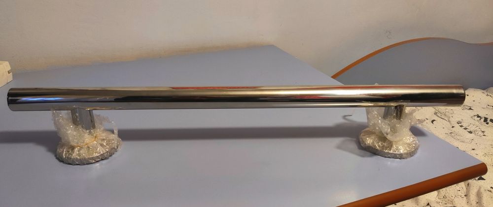 Vând 3 bucăți suporți baie din inox UK