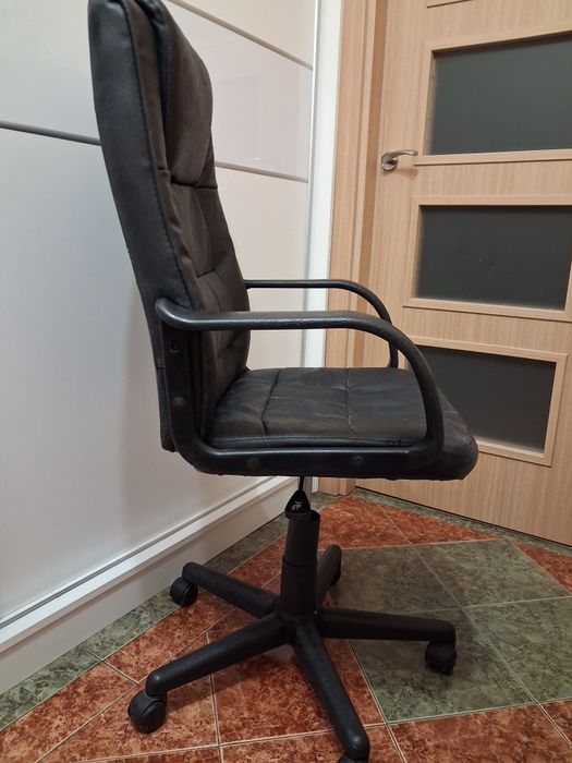 Офис стол тип "директорски"