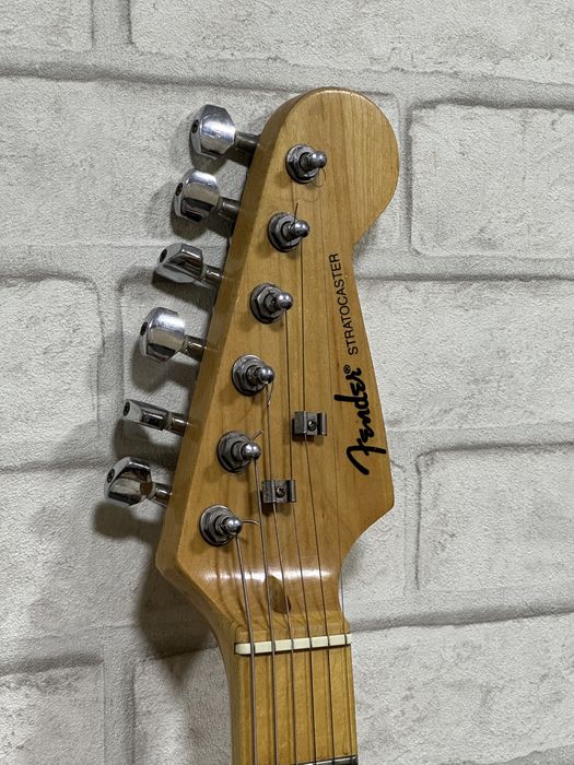 Электрогитара Fender Stratocaster