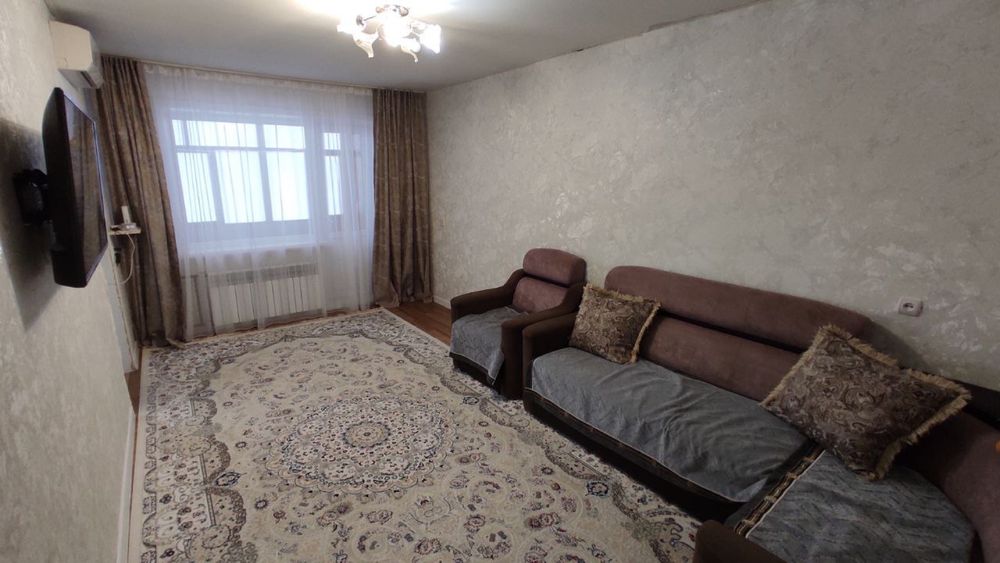 Продам квартиру 3-х комнатная /Ломова 60 /гор больница/