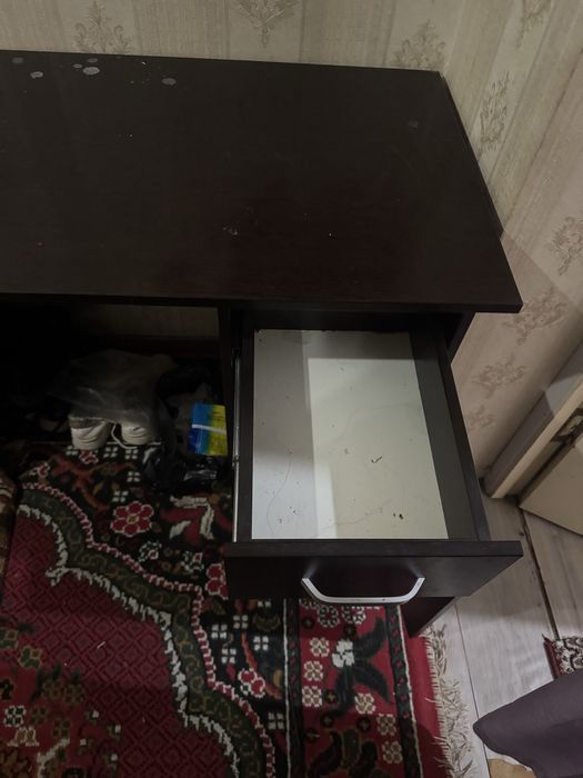 Stol sotiladi kelishilgan narxda