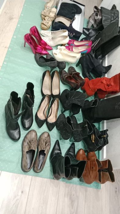 Продам обувь, от 5000 до 10000 за пару.