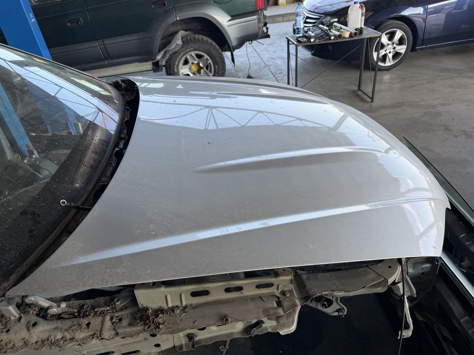 Преден алуминиев капак Субару Аутбек Б13 / Subaru Outback B13
