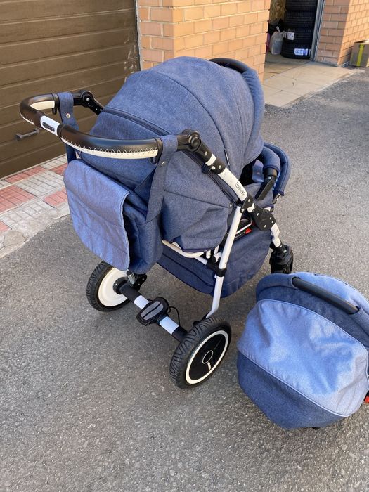 Детская коляска очень хорошего качества