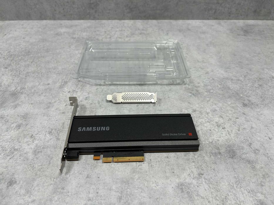 Серверный SSD NVMe накопитель Samsung PM1735 3,2TB PCIe