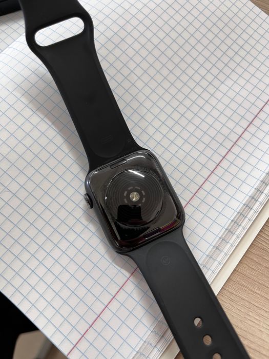 apple watch se 44мм