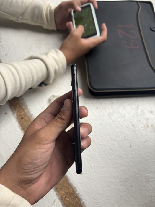 Iphone SE черный