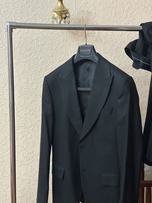 Продам выпускной костюм