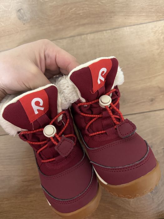 Продам зимнию обувь Reima
