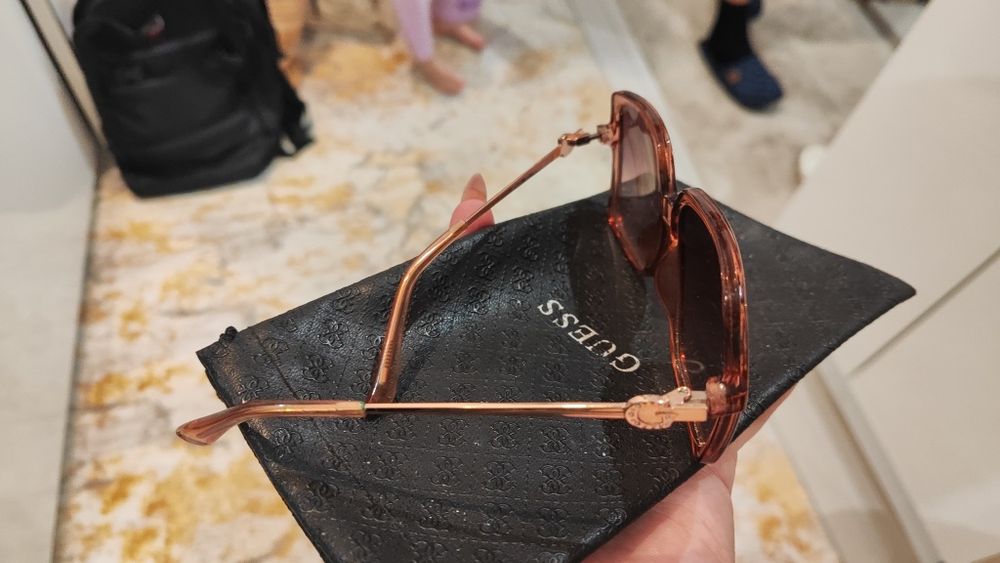 Слънчеви очила Guess