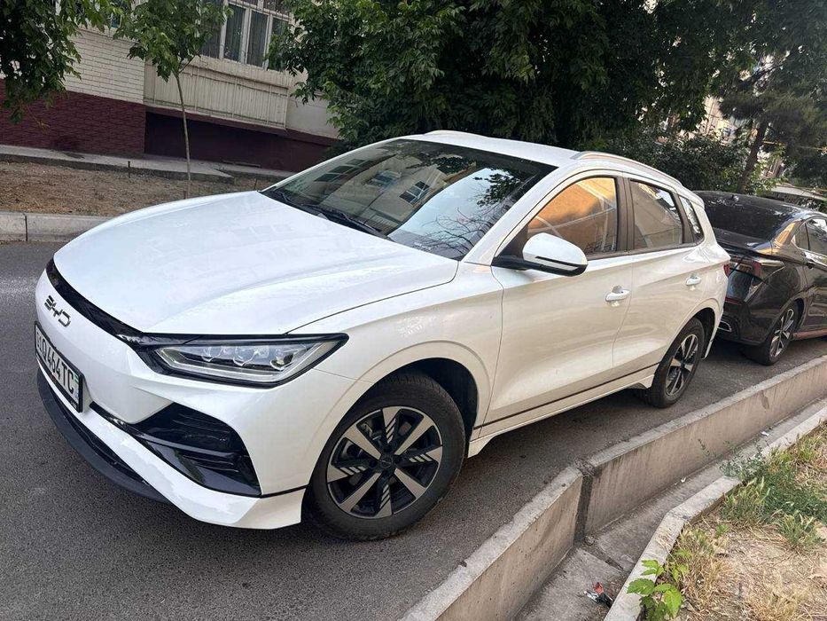 Elektro mabil BYD E2 SROCHNA SOTILADI xolati idyal