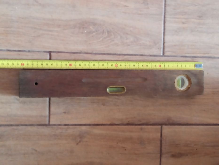 Нивелири дървени