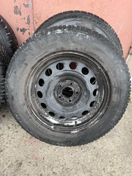 Set 4 roti jante tabla cu cauciucuri 215 70 R16