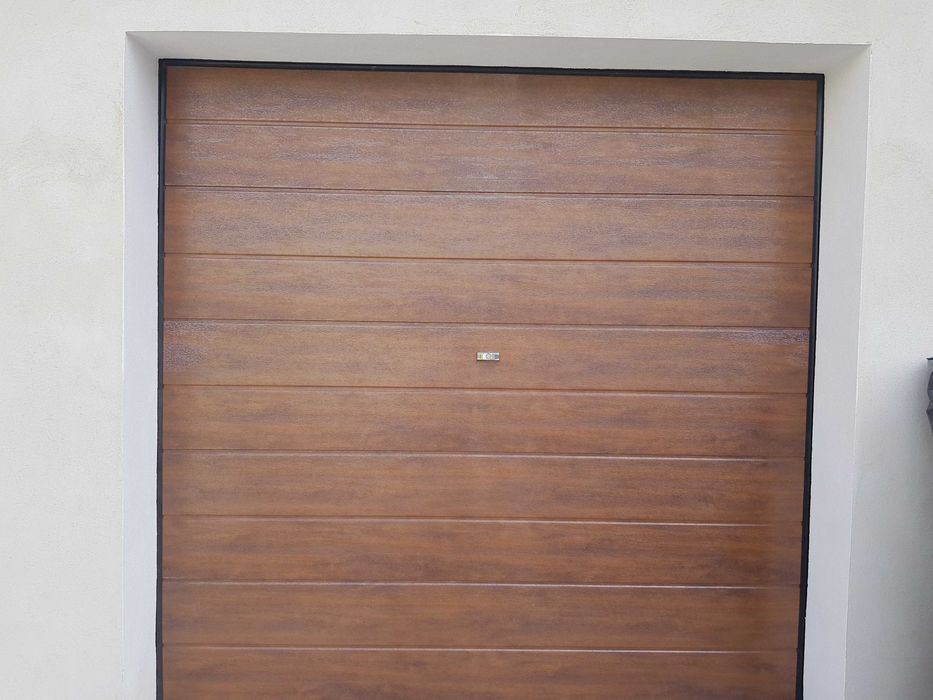 usi garaj de vanzare cu montaj in dabuleni,usa garaj automata