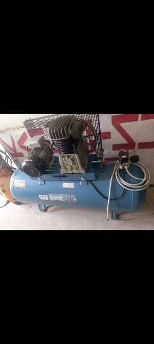 Продавам 2бр компресори