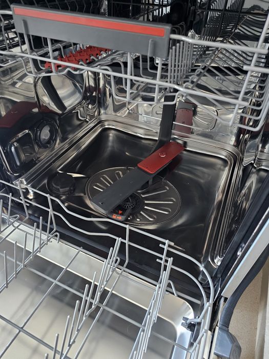 Съдомиялна за частично вграждане AEG