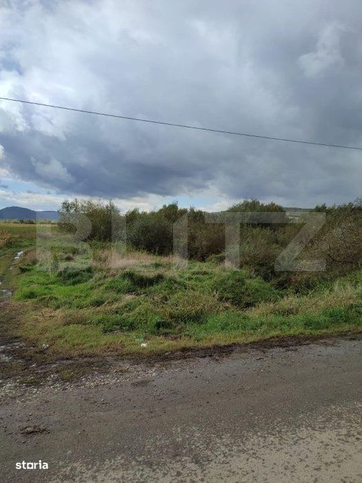 Teren extravilan de vanzare, 70 ari, utilitati, zona Simionesti