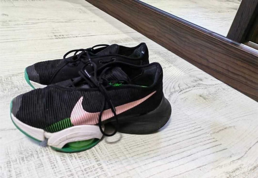 PAUSE комплект /НАЙК -39номер,перфектно състояние