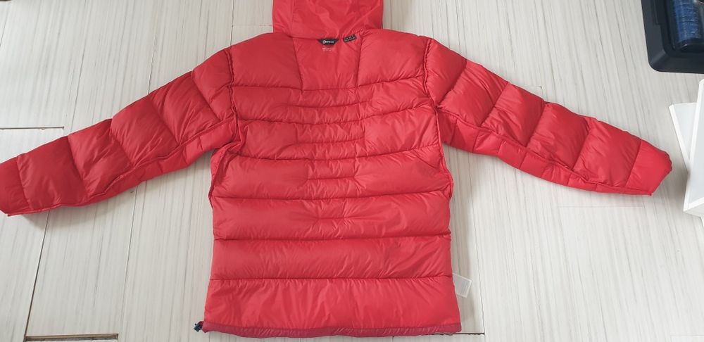 Berghaus Hydro Down 600 Pertex Quantum  M ОРИГИНАЛ Мъжко Зимно пух Яке