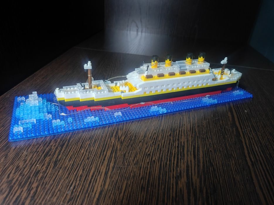 Конструктор Титаник с подсветкой