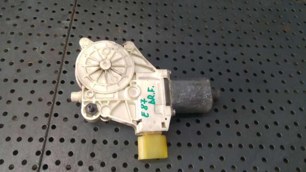 Motoras macara dreapta fata bmw seria 1 e87 6927028 996625101 0130822227
