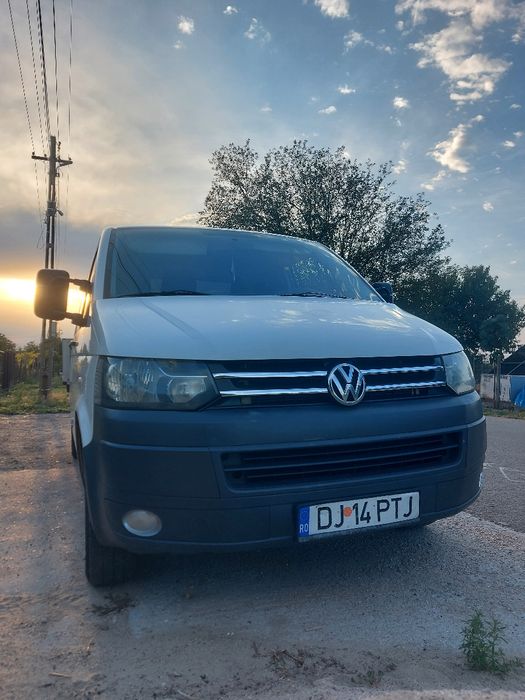 Vw Transporter T5 Doka 2013 – întreținut, ideal pentru muncă și transport