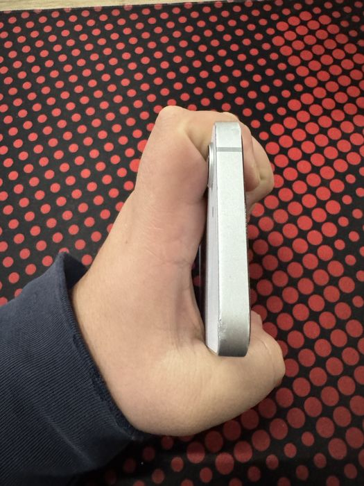 Iphone 16e 128 tali 100% yomkost da