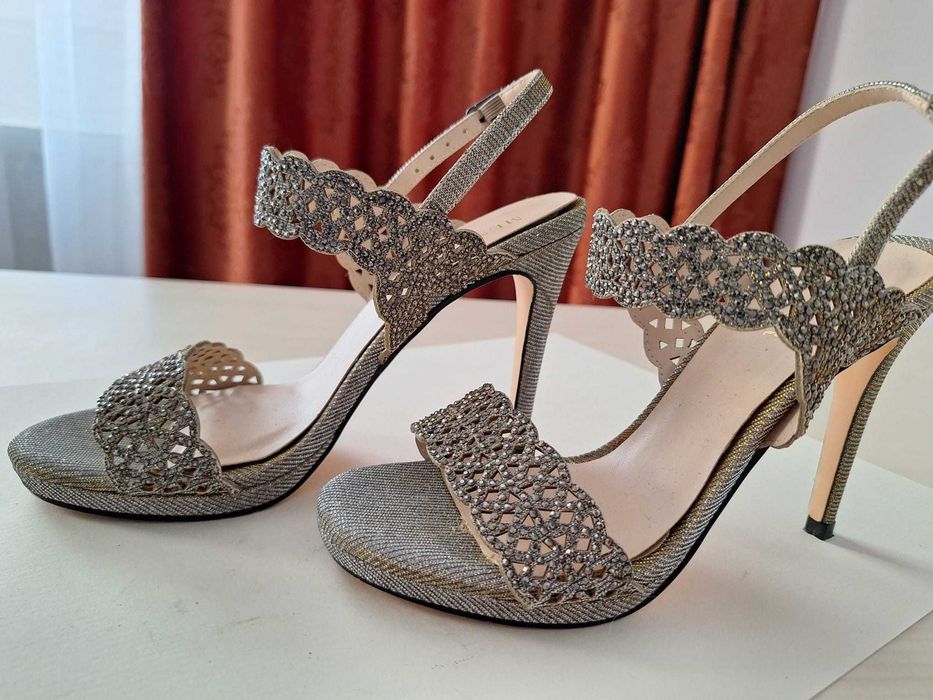 Sandale cu toc, 35, Argintii